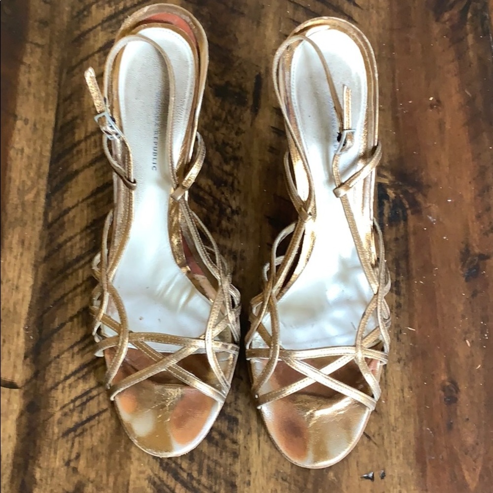 Banana Republic gold heels, size 9 1/2